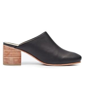 Nisolo Paloma Mule in Black